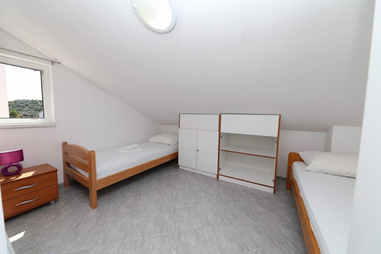 Seaside Apartments With A Swimming Pool Okrug Donji, Ciovo - 5244 Donji Okrug  Екстериор снимка
