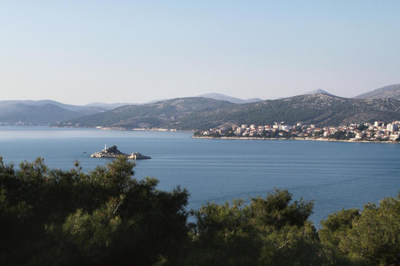 Seaside Apartments With A Swimming Pool Okrug Donji, Ciovo - 5244 Donji Okrug  Екстериор снимка