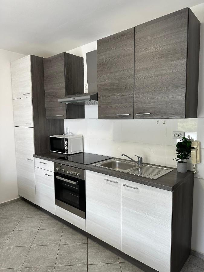 Seaside Apartments With A Swimming Pool Okrug Donji, Ciovo - 5244 Donji Okrug  Екстериор снимка