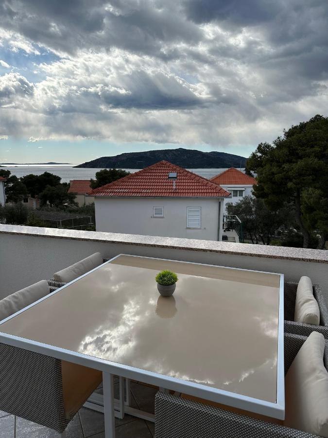 Seaside Apartments With A Swimming Pool Okrug Donji, Ciovo - 5244 Donji Okrug  Екстериор снимка